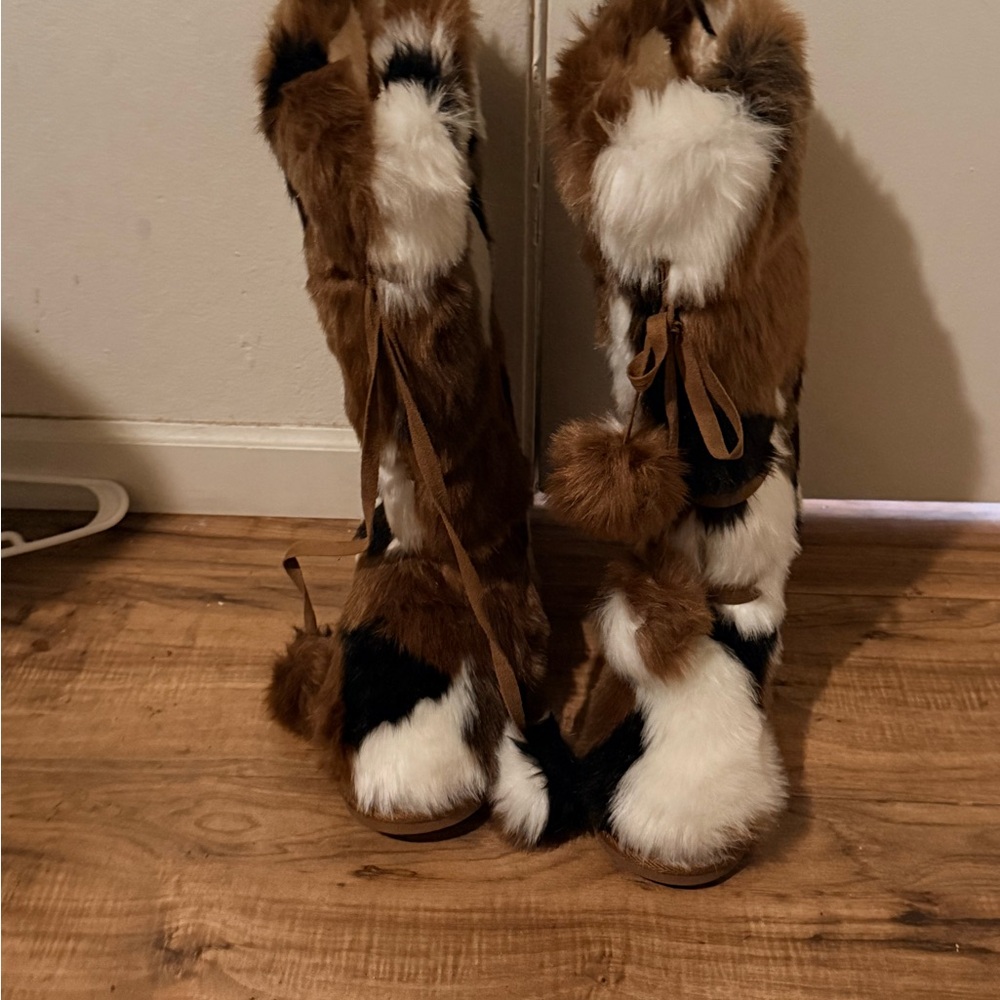 Faux Fur Lace-Up Winter Boots – Patchwork Brown/Black/White – Size 11